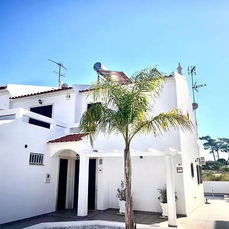 Casa Da Audiência Lote 32 Monte Gordo